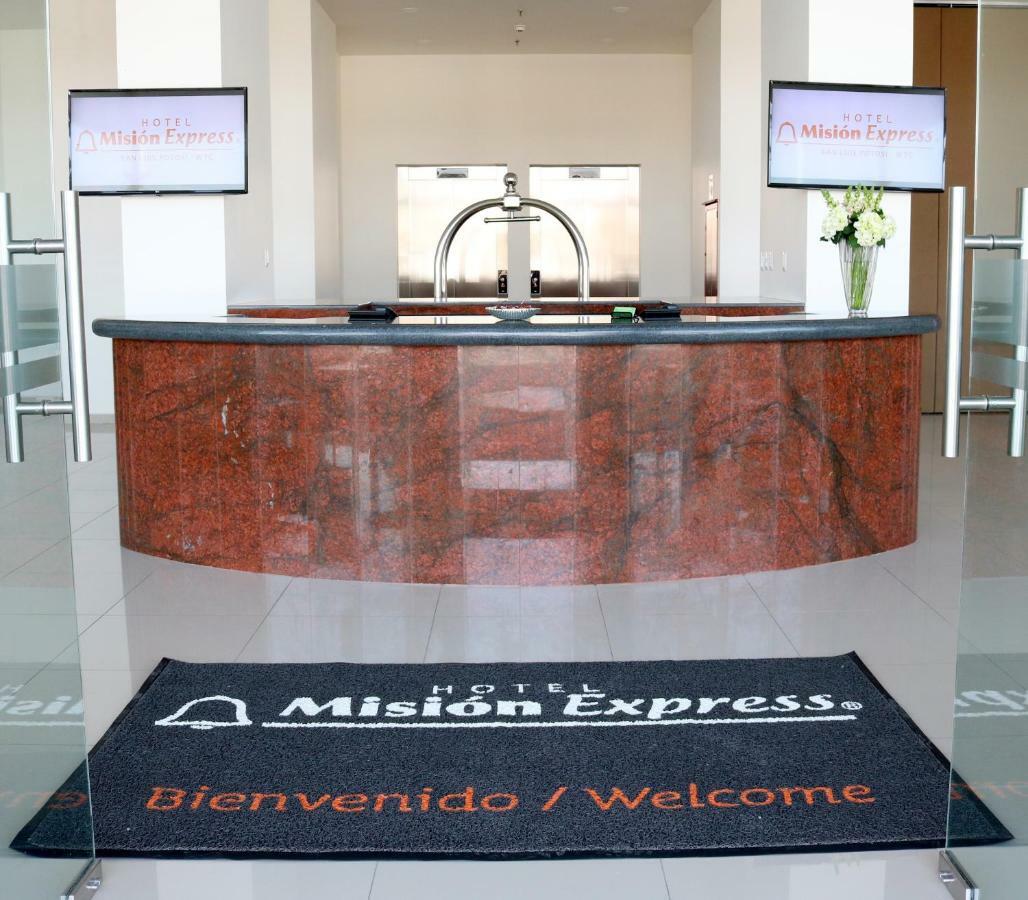 Mision Express San Juan Del Rio Hotel Exterior photo